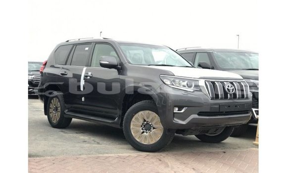 Acheter Import Voiture Toyota Prado Gris à Import - Dubai, Central Acheter Import Voiture Toyota Prado Gris à Import - Dubai, Central