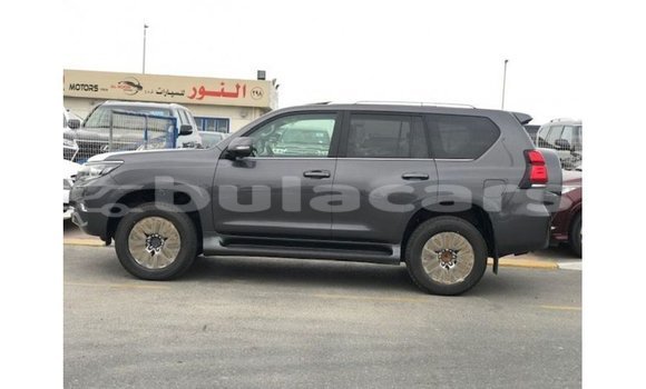 Acheter Import Voiture Toyota Prado Gris à Import - Dubai, Central Acheter Import Voiture Toyota Prado Gris à Import - Dubai, Central