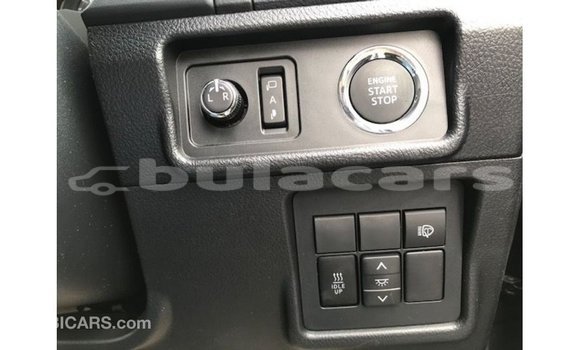 Acheter Import Voiture Toyota Prado Gris à Import - Dubai, Central Acheter Import Voiture Toyota Prado Gris à Import - Dubai, Central
