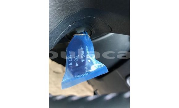 Acheter Import Voiture Toyota Prado Gris à Import - Dubai, Central Acheter Import Voiture Toyota Prado Gris à Import - Dubai, Central