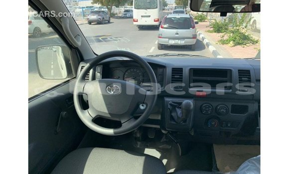 Buy Import Toyota Hiace White Car in Import - Dubai in Central Buy Import Toyota Hiace White Car in Import - Dubai in Central