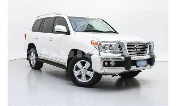 Buy Import Toyota Land Cruiser White Car in Import - Dubai in Central Buy Import Toyota Land Cruiser White Car in Import - Dubai in Central