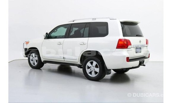Buy Import Toyota Land Cruiser White Car in Import - Dubai in Central Buy Import Toyota Land Cruiser White Car in Import - Dubai in Central