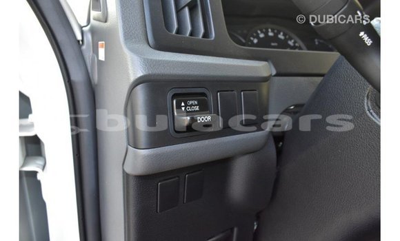 Acheter Import Voiture Toyota Coaster Blanc à Import - Dubai, Central Acheter Import Voiture Toyota Coaster Blanc à Import - Dubai, Central