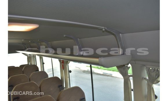 Acheter Import Voiture Toyota Coaster Blanc à Import - Dubai, Central Acheter Import Voiture Toyota Coaster Blanc à Import - Dubai, Central