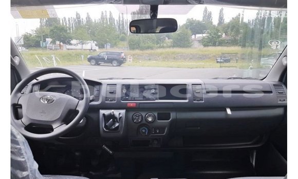 Buy Import Toyota Hiace White Car in Import - Dubai in Central Buy Import Toyota Hiace White Car in Import - Dubai in Central