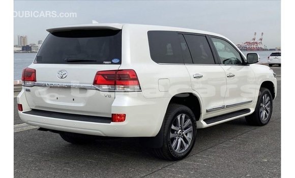 Buy Import Toyota Land Cruiser White Car in Import - Dubai in Central Buy Import Toyota Land Cruiser White Car in Import - Dubai in Central