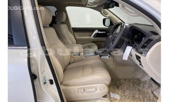Buy Import Toyota Land Cruiser White Car in Import - Dubai in Central Buy Import Toyota Land Cruiser White Car in Import - Dubai in Central