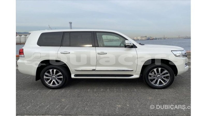 Big with watermark toyota land cruiser central import dubai 7019