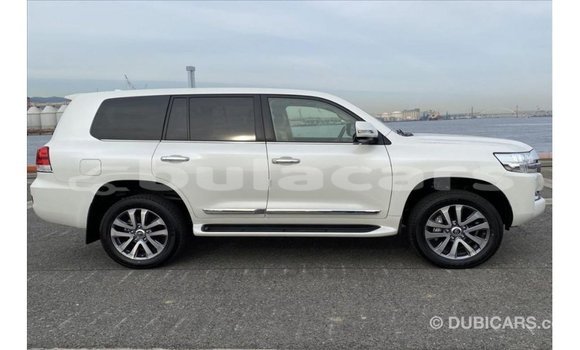 Buy Import Toyota Land Cruiser White Car in Import - Dubai in Central Buy Import Toyota Land Cruiser White Car in Import - Dubai in Central
