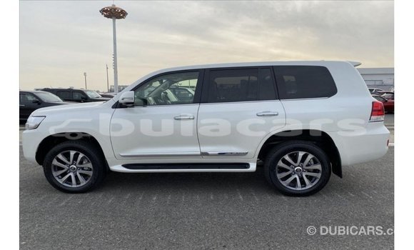 Buy Import Toyota Land Cruiser White Car in Import - Dubai in Central Buy Import Toyota Land Cruiser White Car in Import - Dubai in Central