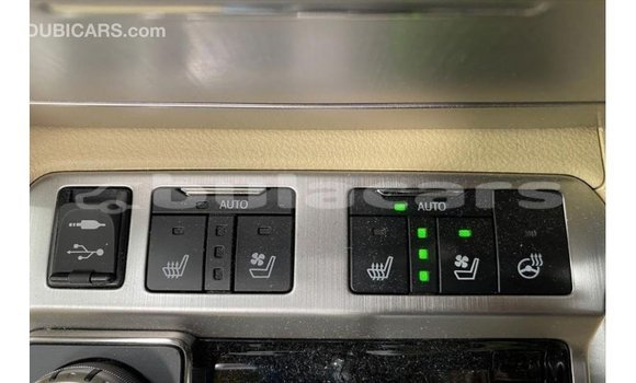 Acheter Import Voiture Toyota Land Cruiser Blanc à Import - Dubai, Central Acheter Import Voiture Toyota Land Cruiser Blanc à Import - Dubai, Central