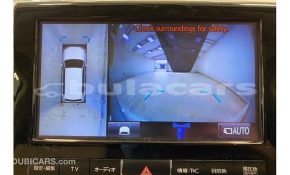 Acheter Import Voiture Toyota Land Cruiser Blanc à Import - Dubai, Central Acheter Import Voiture Toyota Land Cruiser Blanc à Import - Dubai, Central