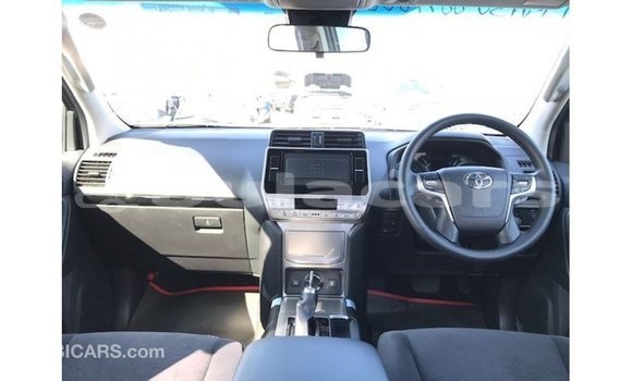 Acheter Import Voiture Toyota Prado Noir à Import - Dubai, Central Acheter Import Voiture Toyota Prado Noir à Import - Dubai, Central