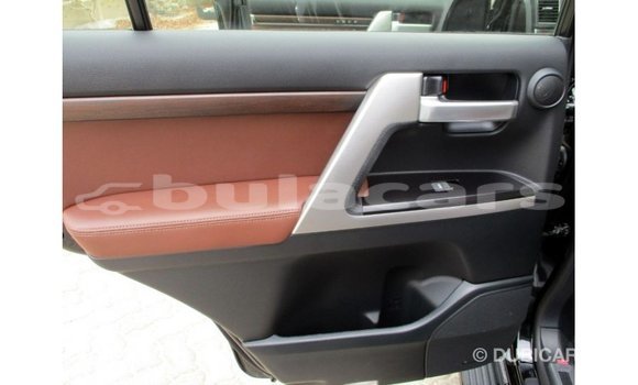 Acheter Import Voiture Toyota Land Cruiser Noir à Import - Dubai, Central Acheter Import Voiture Toyota Land Cruiser Noir à Import - Dubai, Central