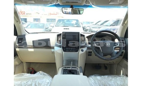 Acheter Import Voiture Toyota Land Cruiser Bleu à Import - Dubai, Central Acheter Import Voiture Toyota Land Cruiser Bleu à Import - Dubai, Central