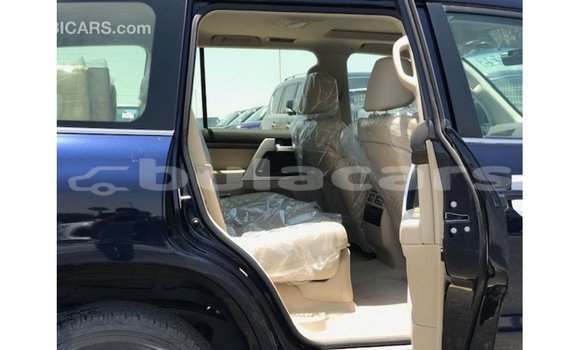 Acheter Import Voiture Toyota Land Cruiser Bleu à Import - Dubai, Central Acheter Import Voiture Toyota Land Cruiser Bleu à Import - Dubai, Central