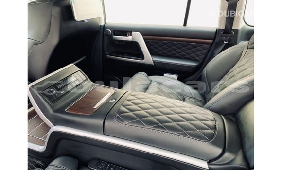 Acheter Import Voiture Toyota Land Cruiser Noir à Import - Dubai, Central Acheter Import Voiture Toyota Land Cruiser Noir à Import - Dubai, Central