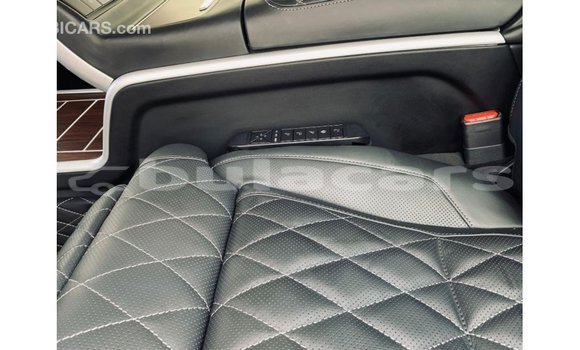 Acheter Import Voiture Toyota Land Cruiser Noir à Import - Dubai, Central Acheter Import Voiture Toyota Land Cruiser Noir à Import - Dubai, Central