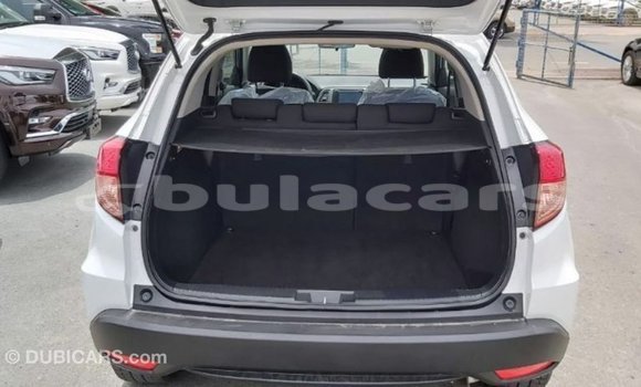 Acheter Import Moto Honda C Blanc à Import - Dubai, Central Acheter Import Moto Honda C Blanc à Import - Dubai, Central