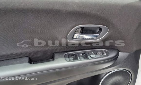 Acheter Import Moto Honda C Blanc à Import - Dubai, Central Acheter Import Moto Honda C Blanc à Import - Dubai, Central