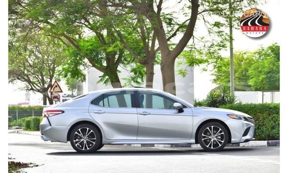 Acheter Import Voiture Toyota Camry Gris à Import - Dubai, Central Acheter Import Voiture Toyota Camry Gris à Import - Dubai, Central