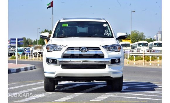 Acheter Import Voiture Toyota 4Runner Blanc à Import - Dubai, Central Acheter Import Voiture Toyota 4Runner Blanc à Import - Dubai, Central