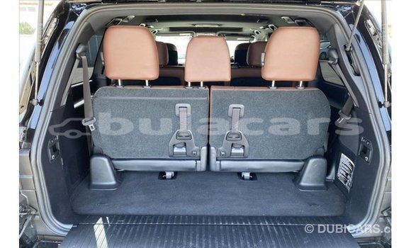 Acheter Import Voiture Toyota Land Cruiser Noir à Import - Dubai, Central Acheter Import Voiture Toyota Land Cruiser Noir à Import - Dubai, Central