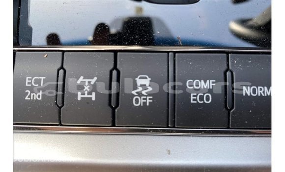 Acheter Import Voiture Toyota Land Cruiser Noir à Import - Dubai, Central Acheter Import Voiture Toyota Land Cruiser Noir à Import - Dubai, Central