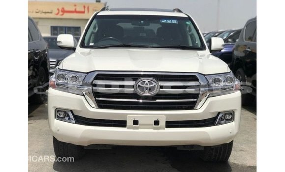 Buy Import Toyota Land Cruiser White Car in Import - Dubai in Central Buy Import Toyota Land Cruiser White Car in Import - Dubai in Central