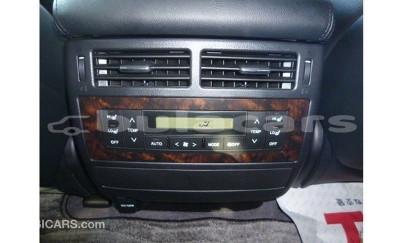 Buy Import Toyota Land Cruiser White Car in Import - Dubai in Central Buy Import Toyota Land Cruiser White Car in Import - Dubai in Central