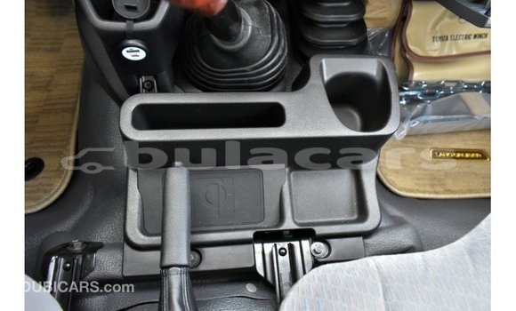 Acheter Import Voiture Toyota Land Cruiser Gris à Import - Dubai, Central Acheter Import Voiture Toyota Land Cruiser Gris à Import - Dubai, Central