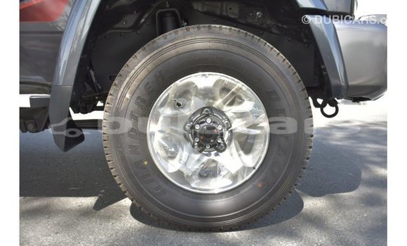 Acheter Import Voiture Toyota Land Cruiser Gris à Import - Dubai, Central Acheter Import Voiture Toyota Land Cruiser Gris à Import - Dubai, Central