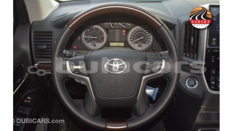 Big with watermark toyota land cruiser central import dubai 7074