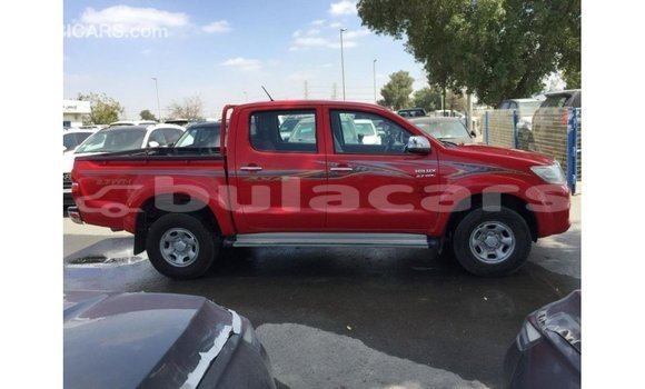 Acheter Import Voiture Toyota Hilux Rouge à Import - Dubai, Central Acheter Import Voiture Toyota Hilux Rouge à Import - Dubai, Central