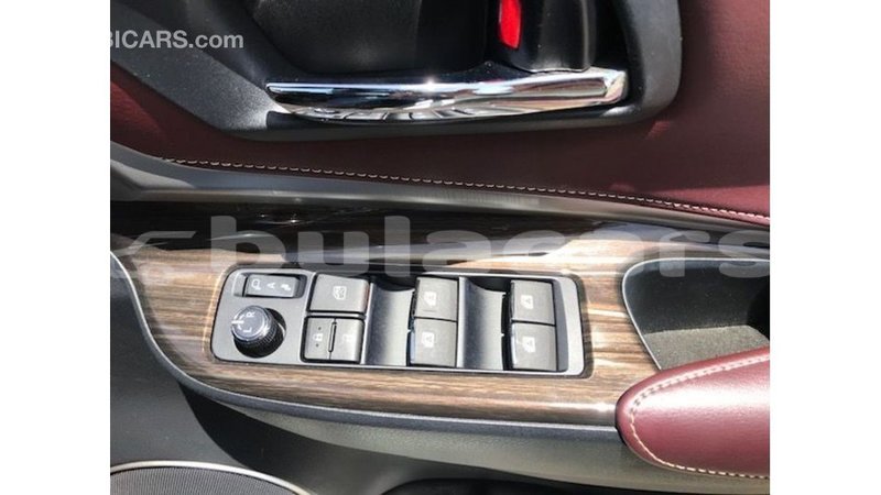 Big with watermark toyota harrier central import dubai 7083