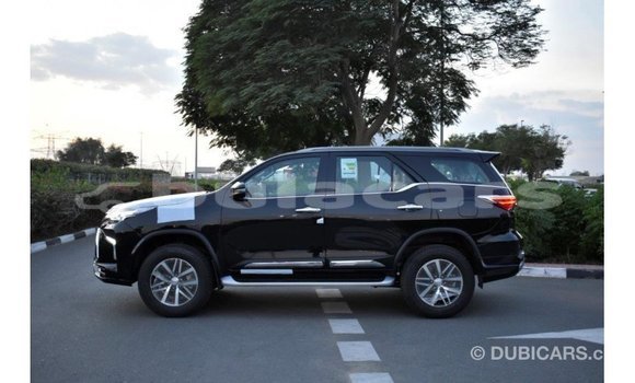 Acheter Import Voiture Toyota Fortuner Noir à Import - Dubai, Central Acheter Import Voiture Toyota Fortuner Noir à Import - Dubai, Central