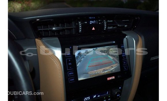 Acheter Import Voiture Toyota Fortuner Noir à Import - Dubai, Central Acheter Import Voiture Toyota Fortuner Noir à Import - Dubai, Central