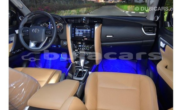 Acheter Import Voiture Toyota Fortuner Noir à Import - Dubai, Central Acheter Import Voiture Toyota Fortuner Noir à Import - Dubai, Central