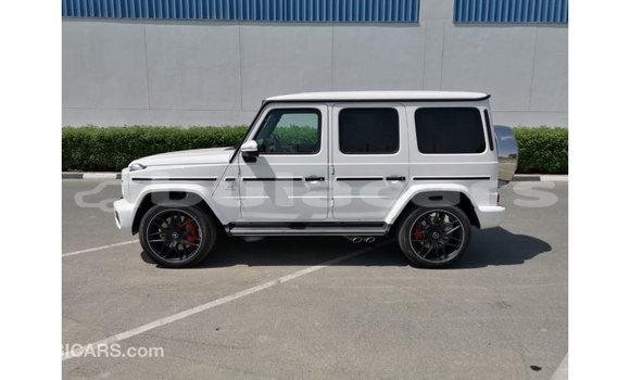 Buy Import Mercedes-Benz 190 White Car in Import - Dubai in Central Buy Import Mercedes-Benz 190 White Car in Import - Dubai in Central