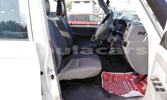 Buy Used Toyota Land Cruiser White Car in Suva in Central Buy Used Toyota Land Cruiser White Car in Suva in Central