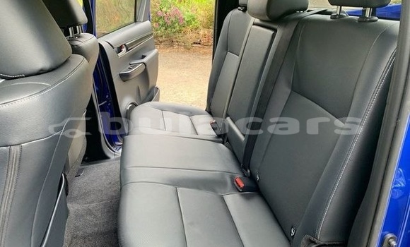 Buy Used Toyota Hilux Blue Car in Suva in Central Buy Used Toyota Hilux Blue Car in Suva in Central
