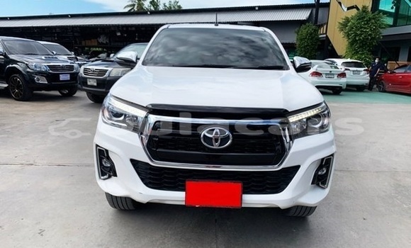 Buy Used Toyota Hilux White Car in Suva in Central Buy Used Toyota Hilux White Car in Suva in Central