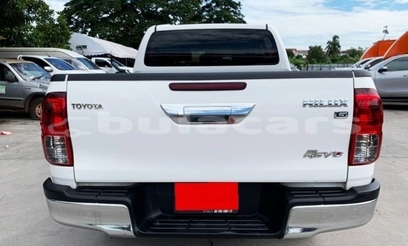 Buy Used Toyota Hilux White Car in Suva in Central Buy Used Toyota Hilux White Car in Suva in Central
