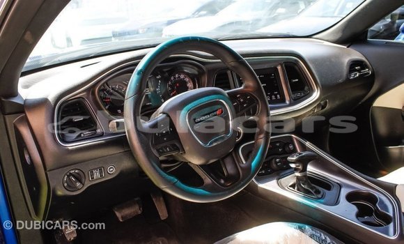 Acheter Import Voiture Dodge Challenger Bleu à Import - Dubai, Central Acheter Import Voiture Dodge Challenger Bleu à Import - Dubai, Central