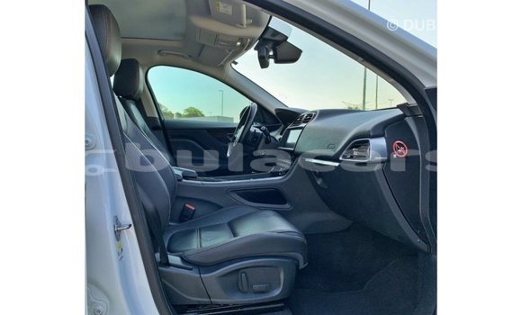 Acheter Import Voiture Jaguar F-Pace Blanc à Import - Dubai, Central Acheter Import Voiture Jaguar F-Pace Blanc à Import - Dubai, Central