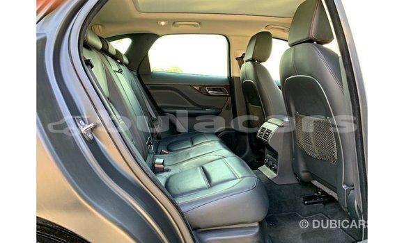 Acheter Import Voiture Jaguar F-Pace Blanc à Import - Dubai, Central Acheter Import Voiture Jaguar F-Pace Blanc à Import - Dubai, Central