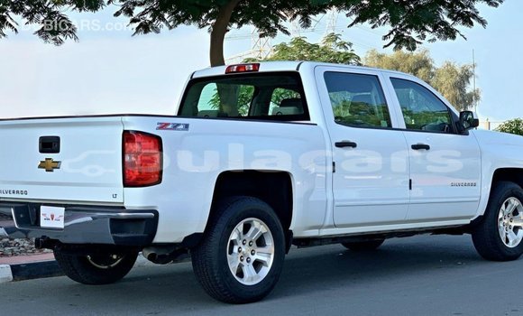 Acheter Import Voiture Chevrolet Silverado Blanc à Import - Dubai, Central Acheter Import Voiture Chevrolet Silverado Blanc à Import - Dubai, Central