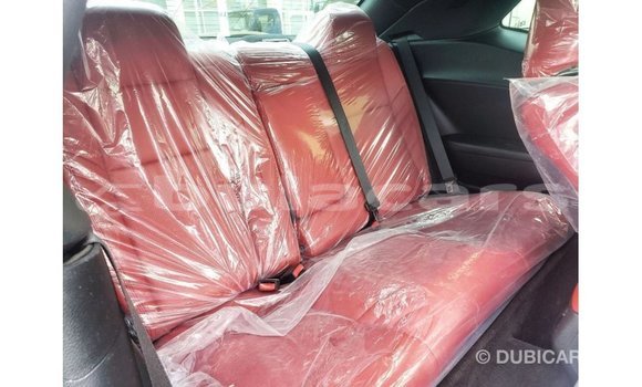 Acheter Import Voiture Dodge Challenger Blanc à Import - Dubai, Central Acheter Import Voiture Dodge Challenger Blanc à Import - Dubai, Central