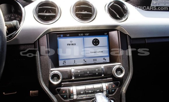 Acheter Import Voiture Ford Mustang Rouge à Import - Dubai, Central Acheter Import Voiture Ford Mustang Rouge à Import - Dubai, Central